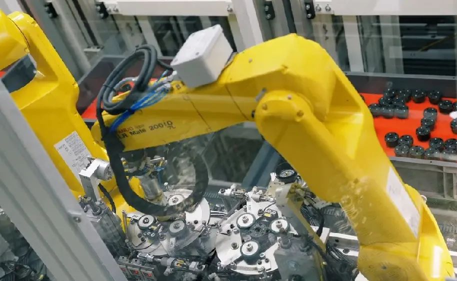 100%全自动组装|发那科机器人助磨豆机产线效率跃升实录